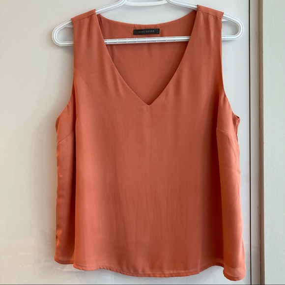 👚Suzy Shier v neck coral tank top👚 - Picture 1 of 5